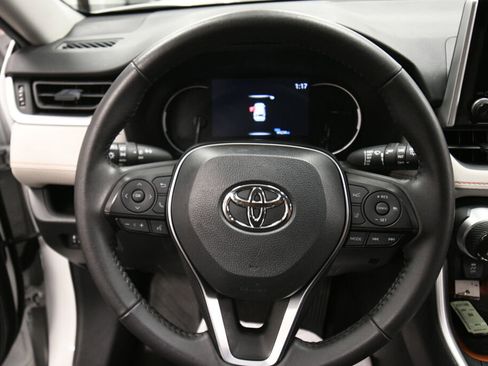 Used 2026 Toyota Corolla Cross L AWD/4WD image 13