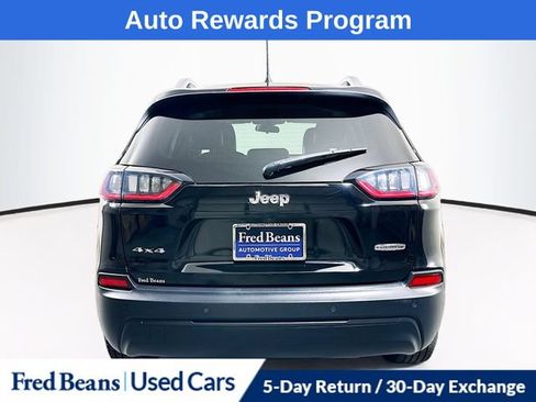 Used 2019 Jeep Cherokee Latitude Plus w/ Cold Weather Group AWD/4WD image 8