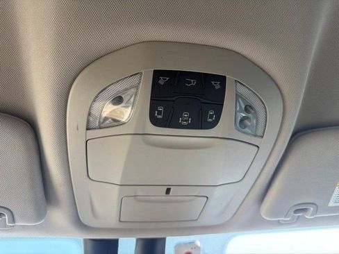 Used 2022 Chrysler Pacifica Touring-L FWD image 27