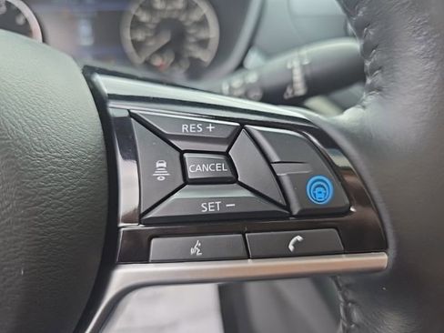 Used 2022 Nissan Altima 2.5 SV w/ SV Premium Package image 12