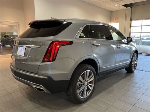 Certified 2025 Cadillac XT5 Premium Luxury image 6