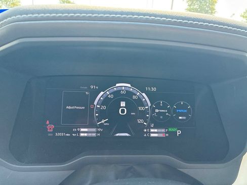 Used 2023 Toyota Sequoia Capstone AWD/4WD image 15