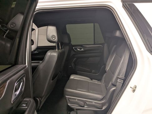 Used 2022 Chevrolet Tahoe Z71 w/ Luxury Package AWD/4WD image 23