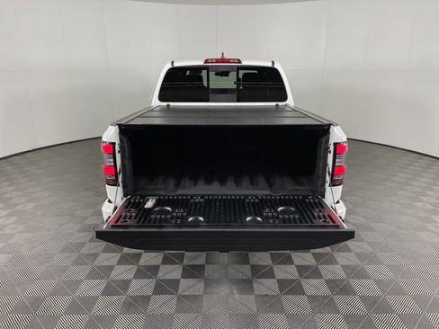 Used 2024 Nissan Frontier PRO-4X w/ Pro Convenience Package image 8