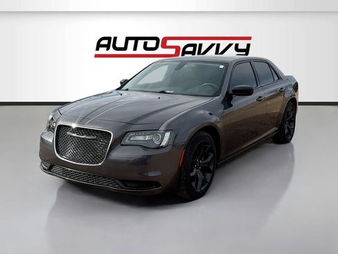 Used 2022 Chrysler 300 Touring w/ Sport Appearance Package RWD image 3