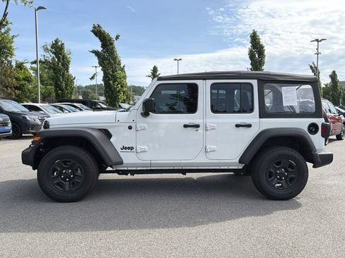 Used 2025 Jeep Wrangler Unlimited Sport AWD/4WD image 3