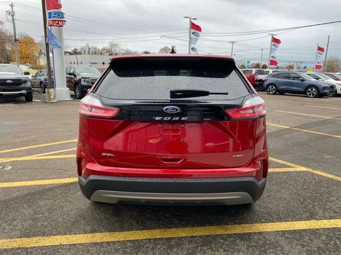 Used 2024 Ford Edge SEL w/ Convenience Package image 4