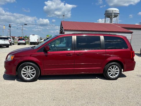 Used 2015 Dodge Grand Caravan SXT FWD image 3