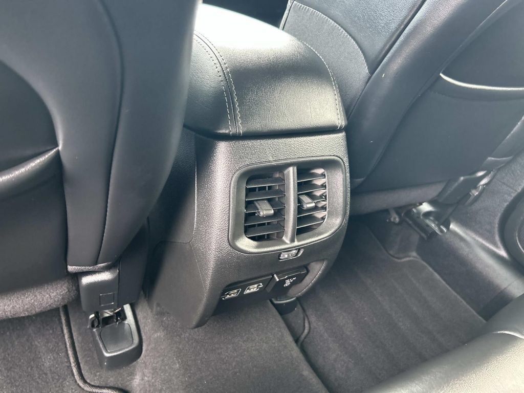 Used 2021 Jeep Cherokee Latitude Lux w/ Comfort/Convenience Group AWD/4WD image 25