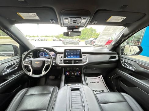 Used 2023 Chevrolet Suburban LT w/ Luxury Package image 21
