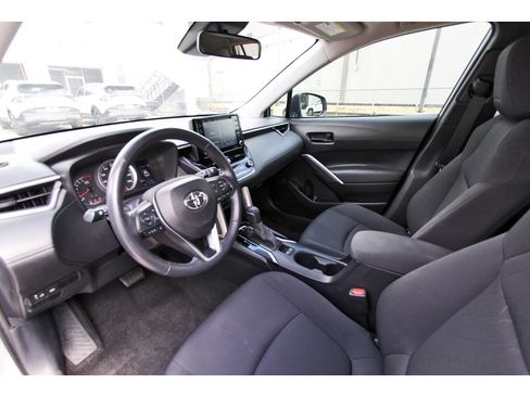 Used 2022 Toyota Corolla Cross LE w/ Moonroof Package FWD image 33