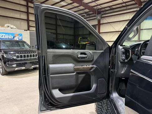 Used 2019 Chevrolet Silverado 1500 RST AWD/4WD image 11