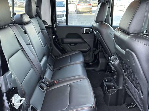 Used 2023 Jeep Gladiator Mojave w/ Cold Weather Group image 16