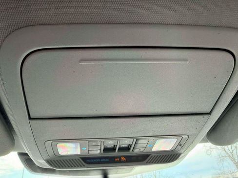 Used 2022 Ford Explorer XLT w/ Equipment Group 202A image 24