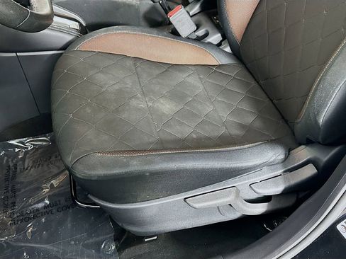 Used 2018 Nissan Kicks SR w/ Exterior Package image 27