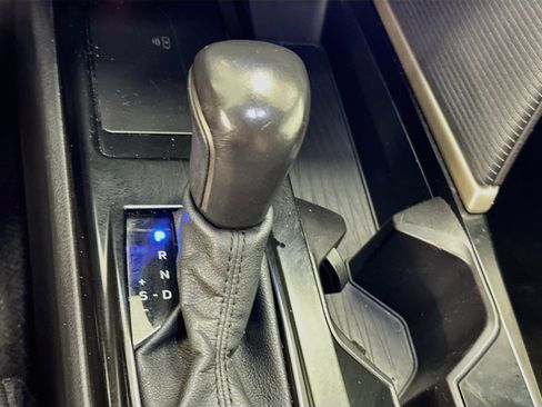 Used 2025 Toyota Camry SE FWD image 25