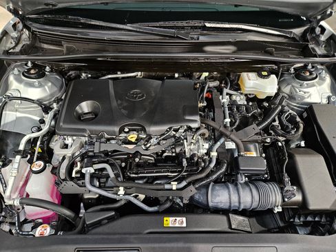 Used 2021 Toyota Camry LE image 19