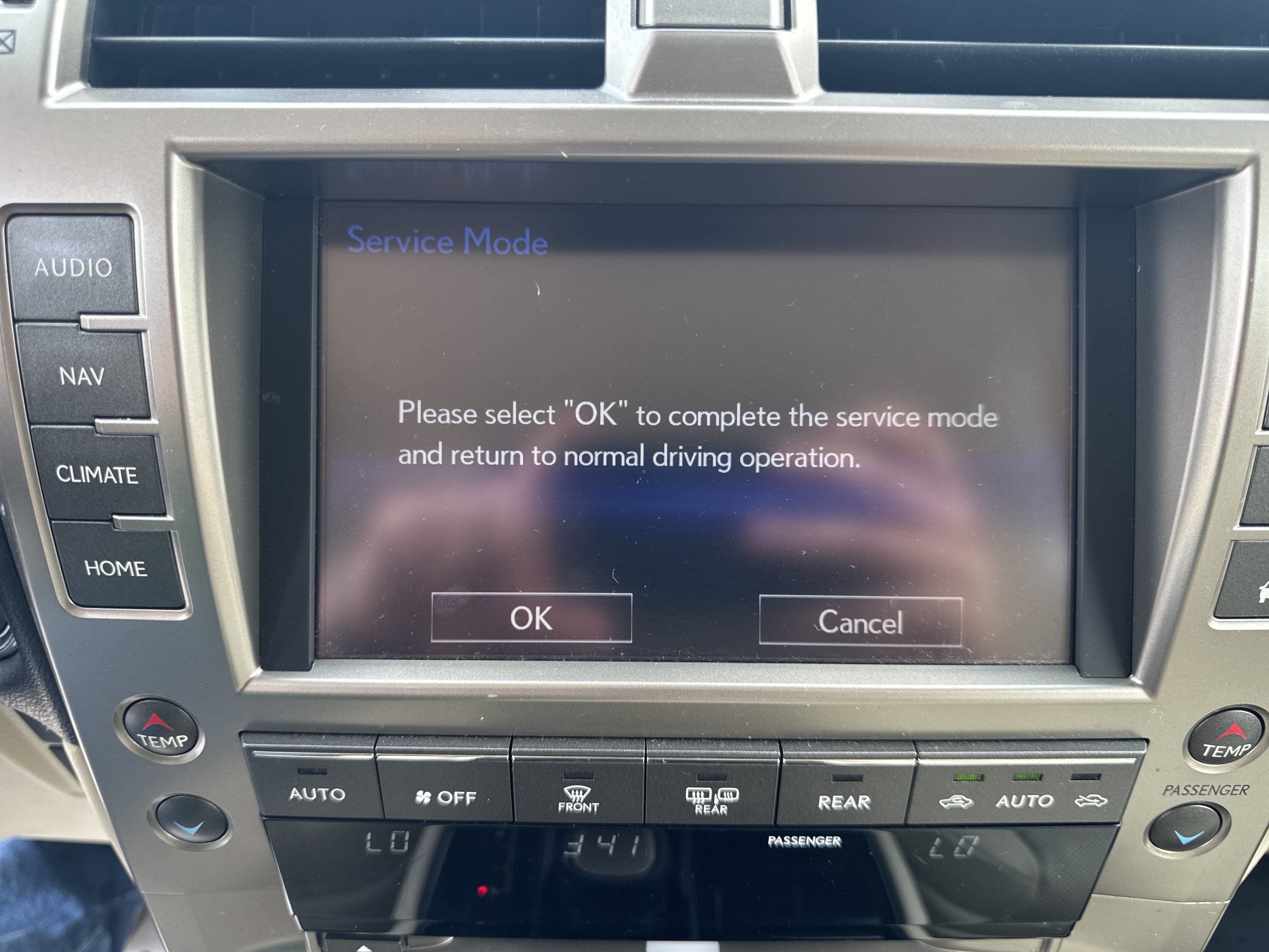 Used 2021 Lexus GX 460 Premium w/ Premium Package AWD/4WD image 19