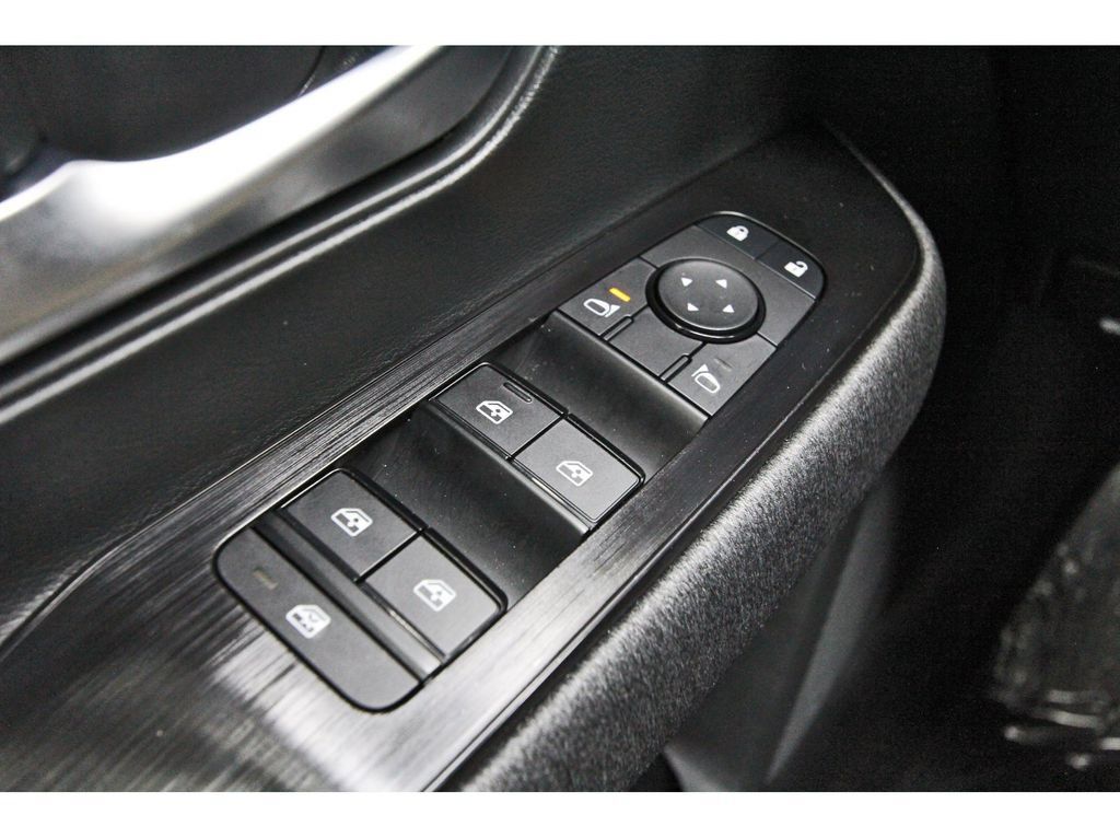 Used 2026 Nissan Kicks SV FWD image 20