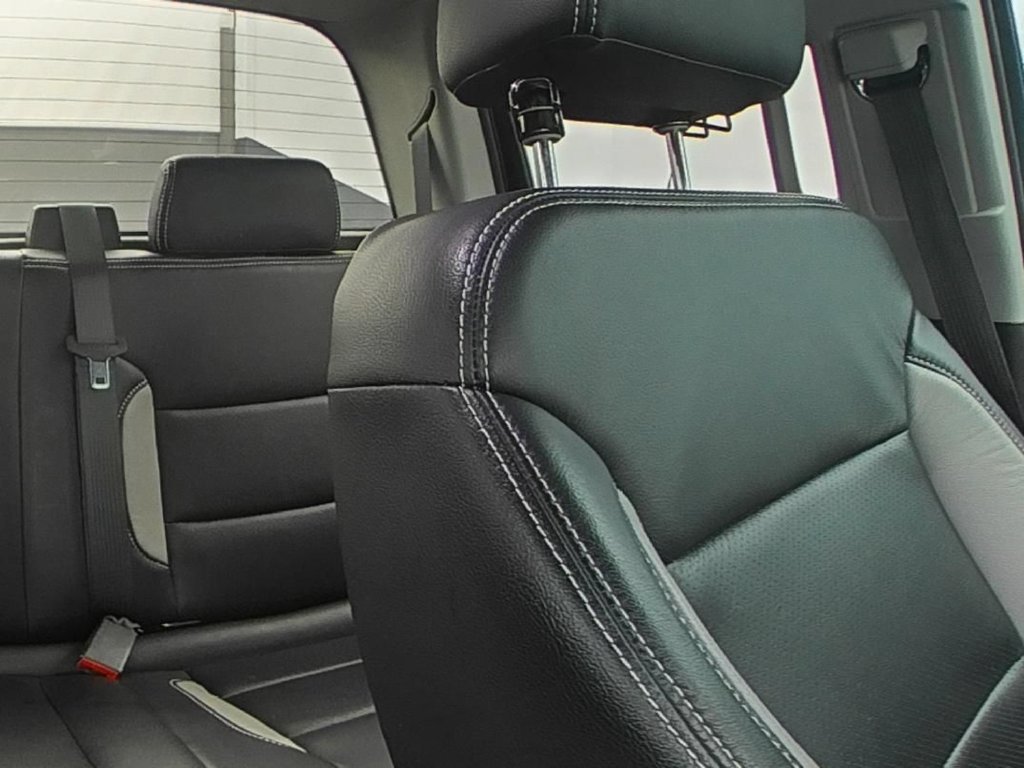 Used 2018 Chevrolet Silverado 1500 LT w/ All Star Edition RWD image 11