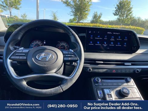 Used 2024 Hyundai Palisade Limited FWD image 3
