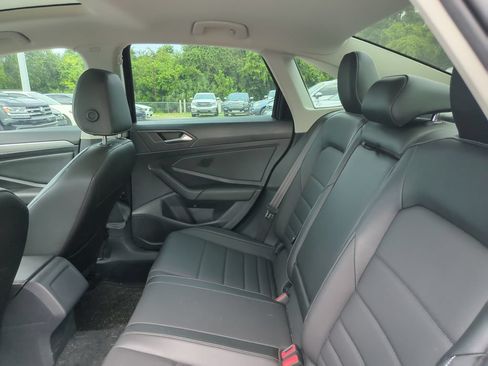Used 2021 Volkswagen Jetta SE FWD image 7