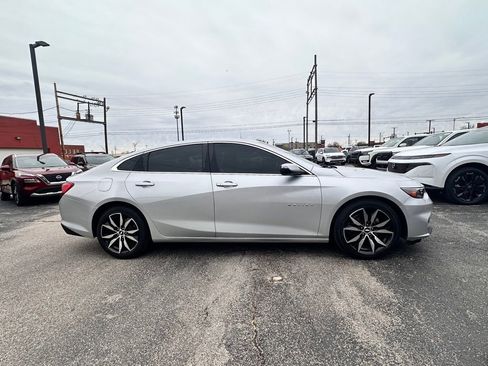 Used 2018 Chevrolet Malibu LT w/ Leather Package image 4