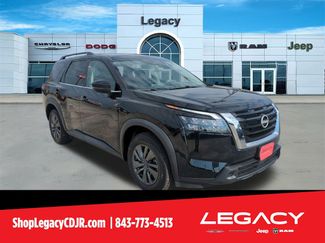 Used 2024 Nissan Pathfinder SV video 1