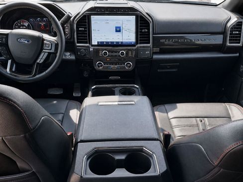 Used 2022 Ford F250 Lariat w/ Lariat Ultimate Package AWD/4WD image 18