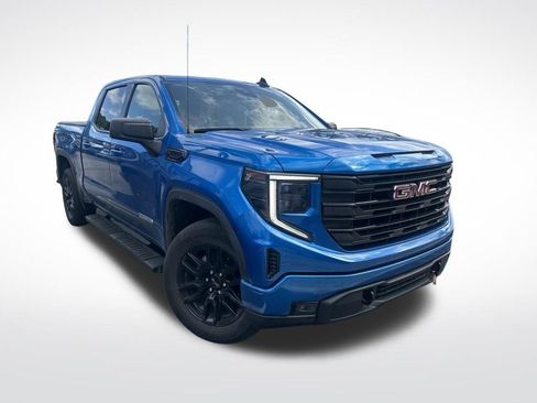 Used 2023 GMC Sierra 1500 Elevation RWD image 2