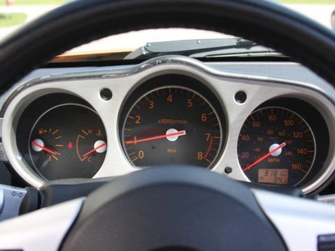 Used 2006 Nissan 350Z Touring RWD image 23