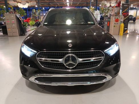 Used 2024 Mercedes-Benz GLC 300 4MATIC image 3