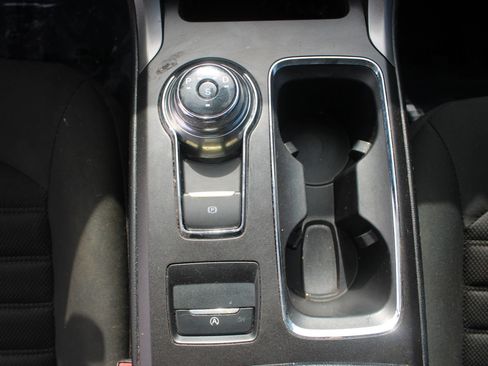 Used 2017 Ford Fusion SE FWD image 13