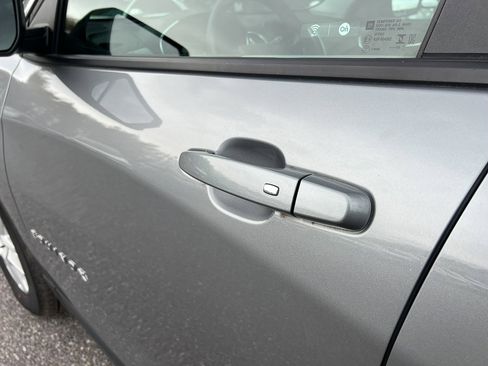 Used 2023 Chevrolet Equinox LS w/ LS Convenience Package image 11