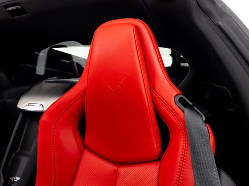 Used 2021 Chevrolet Corvette Stingray Preferred Cpe w/ Engine Appearance Package image 17