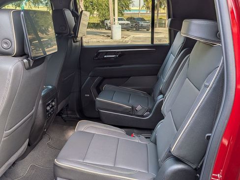 New 2026 Chevrolet Suburban Premier RWD image 21