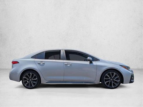 Used 2021 Toyota Corolla SE FWD image 2