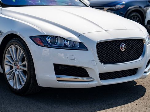 Used 2018 Jaguar XF Prestige image 7