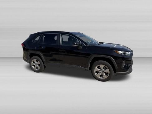 Used 2025 Toyota RAV4 XLE AWD/4WD image 3