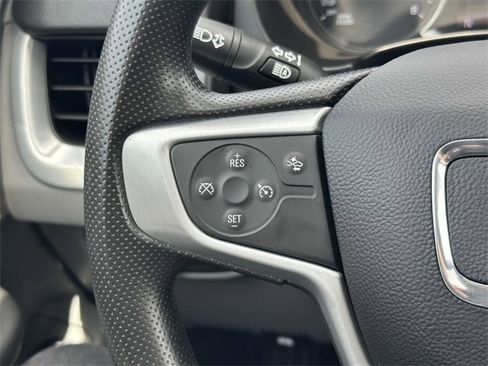 Used 2023 GMC Terrain SLE w/ Driver Convenience Package image 24