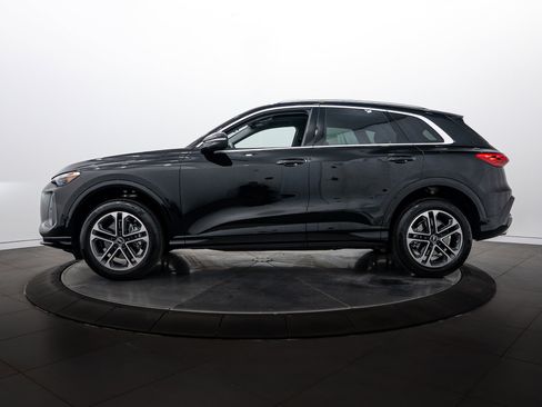 Certified 2025 Audi Q5 Premium w/ Convenience Package AWD/4WD image 6