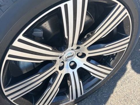 Used 2024 Volvo XC90 T8 Plus w/ Protection Package Premier image 11