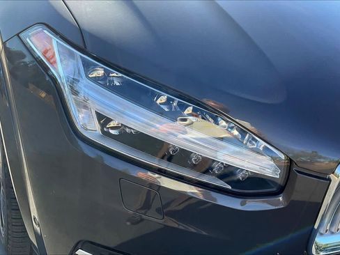 Used 2023 Volvo XC90 B6 Plus w/ Protection Package Premier image 32