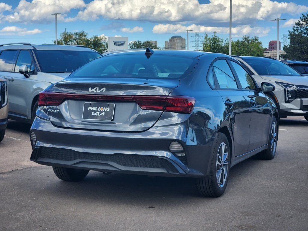 Used 2024 Kia Forte LXS FWD image 5