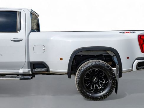 Used 2024 Chevrolet Silverado 3500 LT w/ Convenience Package image 12