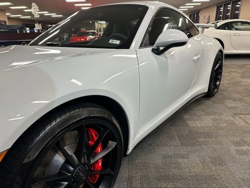 Used 2018 Porsche 911 GT3 image 11