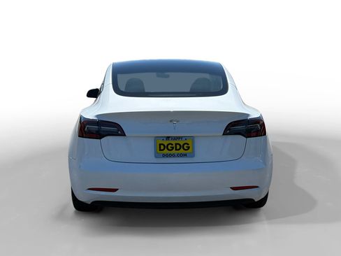 Used 2023 Tesla Model 3 Standard Range RWD image 4