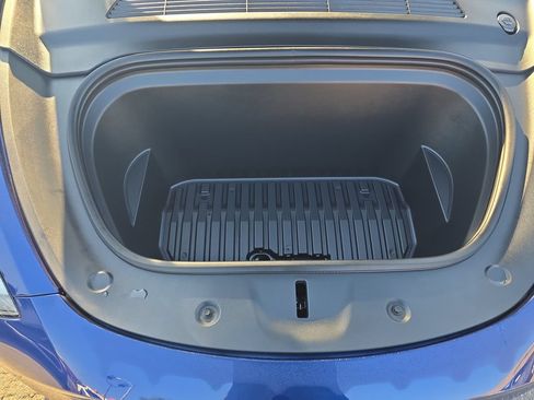 Used 2025 Tesla Model Y Long Range RWD image 21