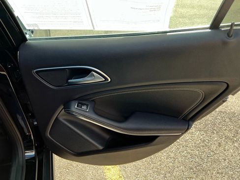 Used 2020 Mercedes-Benz GLA 250 GLA 250 4MATIC Sport Utility 4 w/ Premium Package image 22