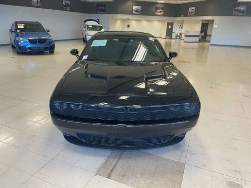 Used 2021 Dodge Challenger SXT image 7